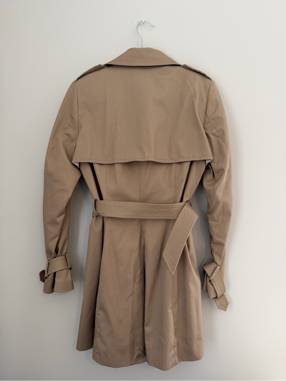 Classic Double-Breasted Trench Coat in Khaki - Picture 4 of 5